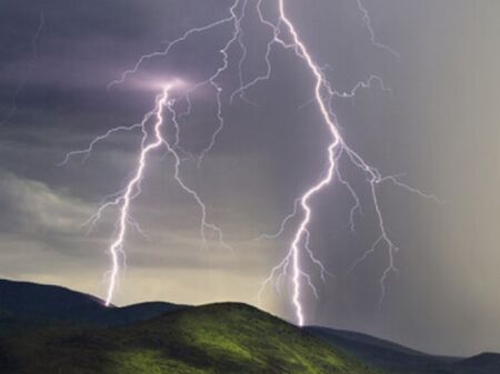 Мълния уби турист на връх Ком след фатално селфи под облаците