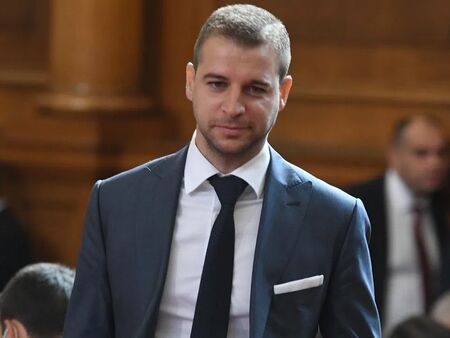 Сричащият депутат Стефан Апостолов измести по преференции Росен Желязков в Благоевград