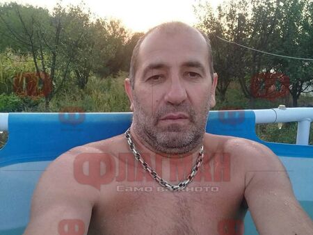 Ето го наглия татко, който метна 200 евро върху патрулката на полицаи от Второ РУ-Бургас