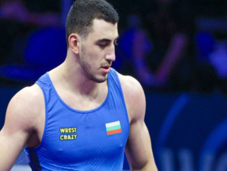 Семен Новиков се завърна като танк на Европейското по борба, гледайте финала днес