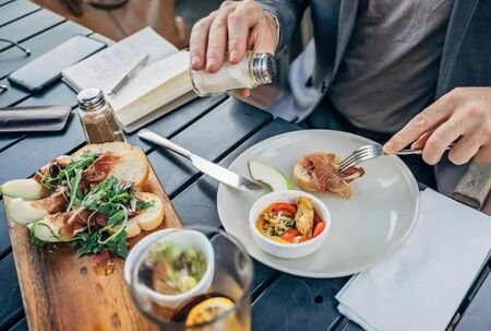 Утре Маргарита Петкова представя премиерно новата си книга „Тъй рече Виктор“ в Бургас