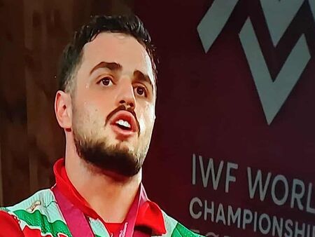 Карлос Насар гледа към световен рекорд в двубоя