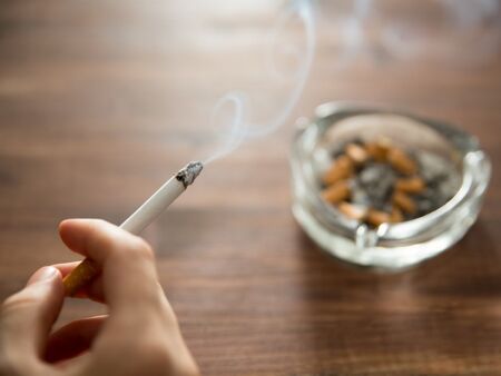 Драстично: Великобритания забранява доживот цигарите на тези набори