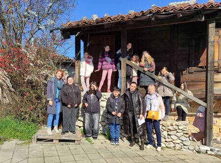 Деца разказват за Странджа и змейовите къщи в Малко Търново