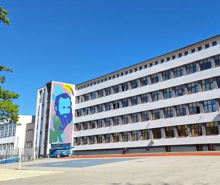 Николай Димитров: Любен Каравелов оживява на фасадата на най-голямото училище в Несебър