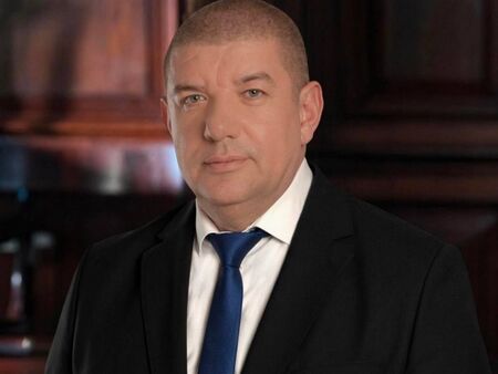 Коалиционен партньор на Радев се отказа от депутатското кресло