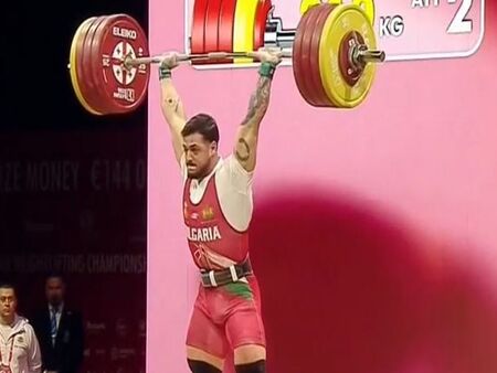 Утре Маргарита Петкова представя премиерно новата си книга „Тъй рече Виктор“ в Бургас