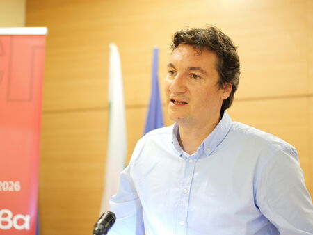 Крум Зарков остава начело на БСП