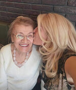 Майката на Гала си сложи зъби за 10 хил. евро