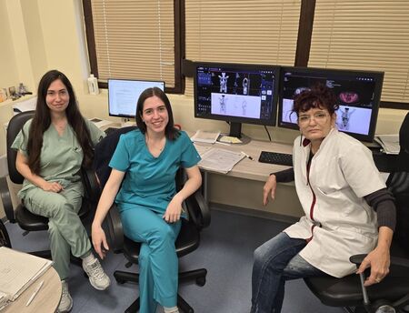 ПЕТ скенер в КОЦ-Бургас: Технологията на бъдещето в ръцете на един сплотен екип