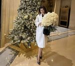 Интериорът зад конституционния съдия Десислава Атанасова е характерен за луксозните хотели в Дубай