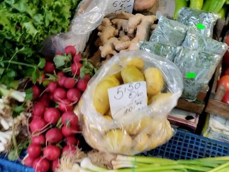 Храната на бедните вече е лукс: Килограм картофи удари 5.50 евро в Бургас