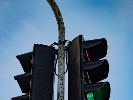 Внимание: Светофарът на кръстовище в кв. „Ветрен“ ще бъде изключен на 29 април