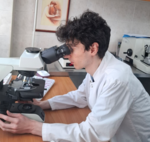 В КОЦ-Бургас не просто гледат биопсични стъкла – те търсят отговорите, които ще ви върнат здравето