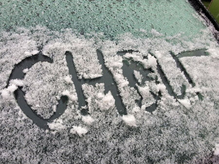 Синоптици шокираха: Пригответе елхите, зимата се завръща с нова порция сняг!