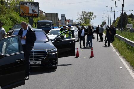 След гонка и скандал на пътя: Простреляха млад мъж в Хасково (СНИМКИ)