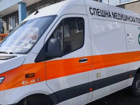 Жена с опасност за живота след падане на кола от 6 метра на новостроящо се жп трасе