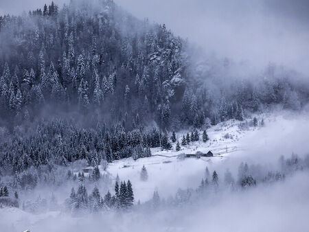Зимата се завърна със сняг в Сърбия и Румъния