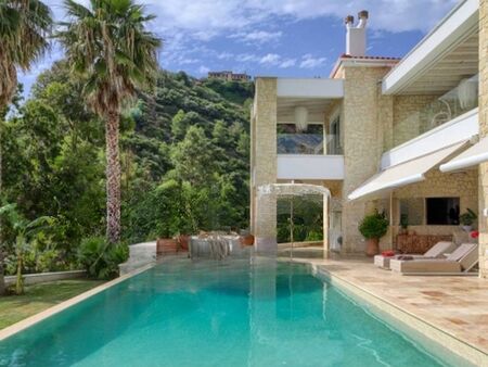 Чужденци активно изкупуват имоти в Халкидики и Солун 