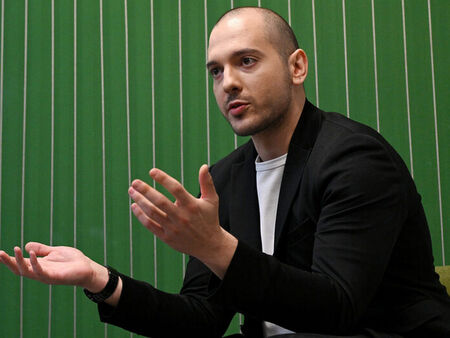 Николаос Цитиридис ще дава по 10 хил. евро на случайни минувачи