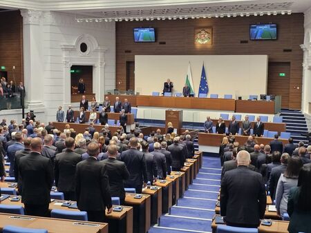 Само за ден депутатите внесоха 29 законопроекта