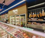 Ще намерите агнешка предна четвърт за 8.49 евро кг и микс от салати за 1.35 евро