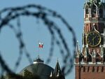 Дрон удари жилищна сграда в Москва, близо е до българското посолство
