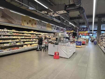 Шефът на сдружението на хипермаркетите обясни защо продават толкова скъпо