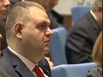 Лидерът на ДПС наблюдава дискусията по темата без да вземе отношение