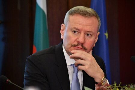 Замесен ли е от министерско тесто Евтим Милошев?
