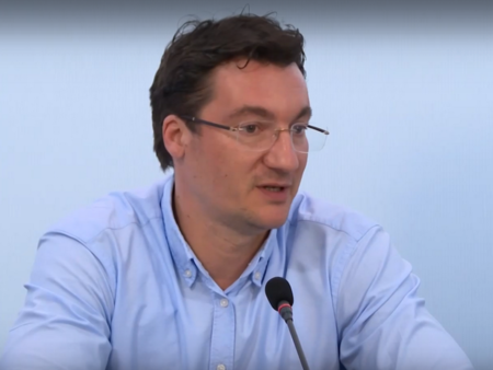 Екшън в София, млади симпатизанти на "червената" идея пребити - в комоцио и с шевове