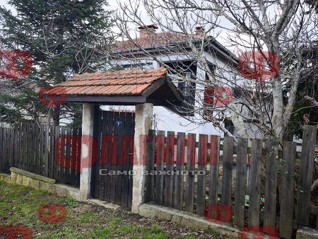 Искат 250 000 евро за къщата на Калушев край Царево