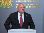 И двамата разполагат с достатъчно ресурси, ако се чувстват застрашени по някаква линия, да си обезпечат такава, заяви на пресконференция министърът на вътрешните работи