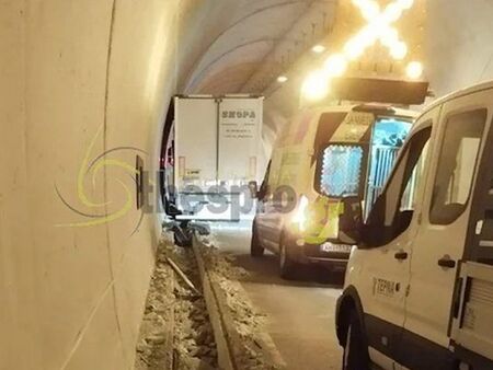 "Шоуто на Слави" отива в историята след 19 години на екран
