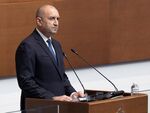 Радев свика спешна среща с бизнеса