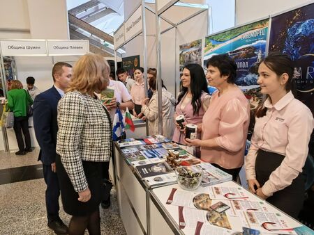 Община Царево представя туристическия потенциал на Южното Черноморие на изложение в Русе