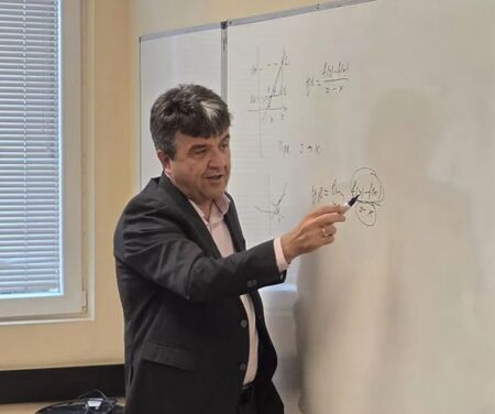 Новият ректор на СУ е доцент, а не професор