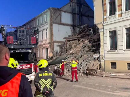Сграда се срути в Германия, издирват български гражданин под развалините