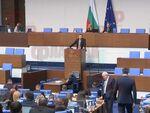 Високо напрежение в парламента: Опозицията тръби за репресии