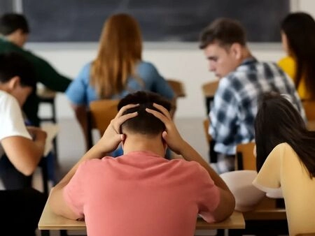 МОН обяви темите, върху които се потят зрелостниците - Йовков или есе
