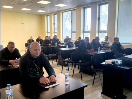 Горските служители на Югоизточно държавно предприятие се обучават за пожароопасния сезон
