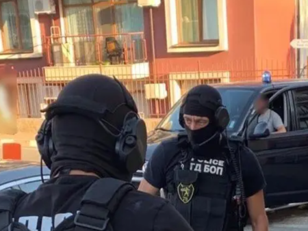 Огромен екшън в София, цял отбор ченгета задържа Марто Боксьора