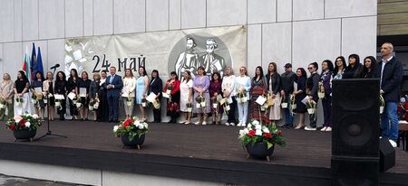 Кметът на Несебър отличи 33 изявени личности