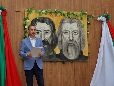Кметът Димитър Николов: Нека бъдем достойни наследници на делото на светите братя Кирил и Методий