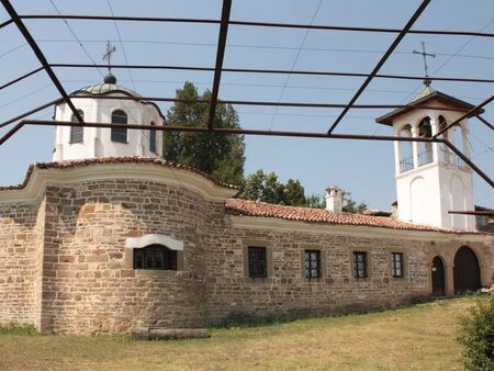 Апаши разбиха и обраха манастира "Св. Четиридесет мъченици" в село Кътина