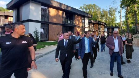 Какво могат да предприемат закупилите апартаменти в "незаконния град" във Варна?