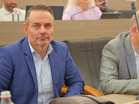 Веселин Пренеров от трибуната на ОбС: Загърбваме егото и суетата, Бургас има исторически шанс за Евровизия