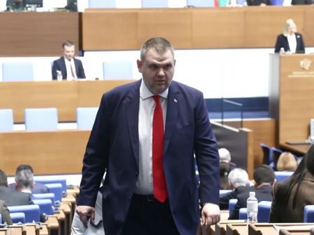Вижте къде в Бургас да изкарате курс за оръжие или да постреляте за удоволствие