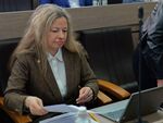 Виолета Диянова днес ритуално се самоуби политически, тя стана част от ОбС, след като влезе на мястото на Александър Койчев, а за нея са гласували едва 80-ина души