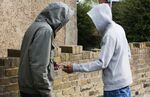 Дилърите на дрога вече не са на улицата, а в телефона на децата